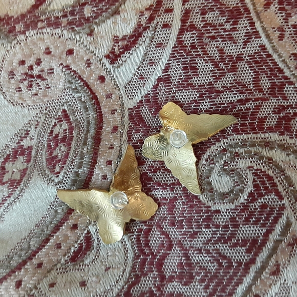 HOST PICK Vintage butterfly Floral studed earring - Picture 4 of 11